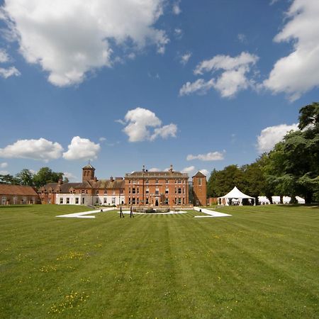 Oakley Hall Hotel Basingstoke Exterior foto