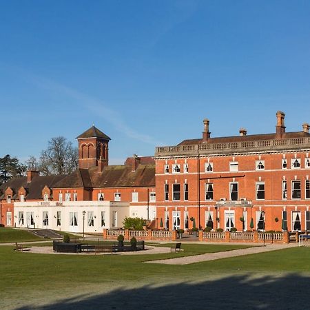 Oakley Hall Hotel Basingstoke Exterior foto