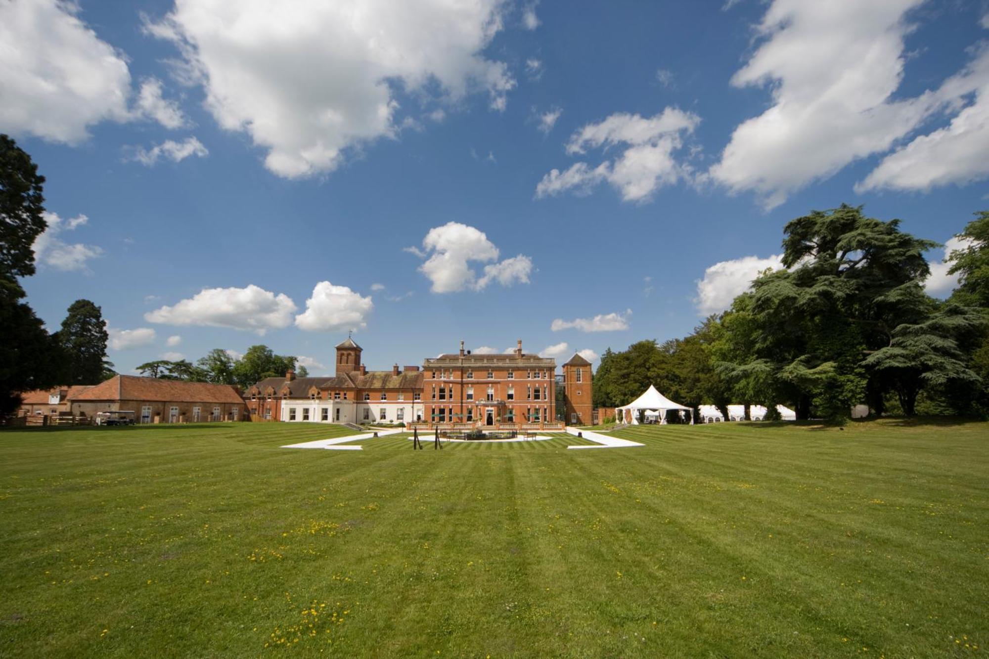 Oakley Hall Hotel Basingstoke Exterior foto