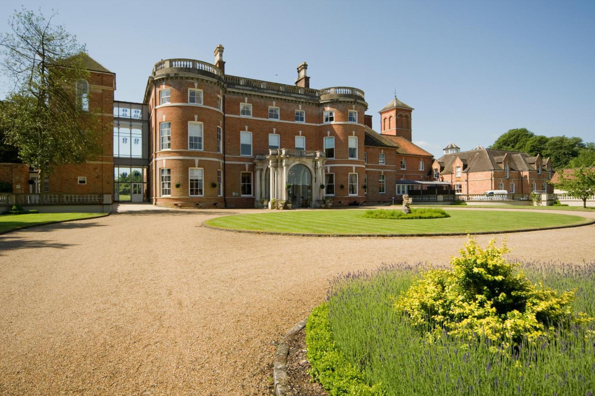 Oakley Hall Hotel Basingstoke Exterior foto