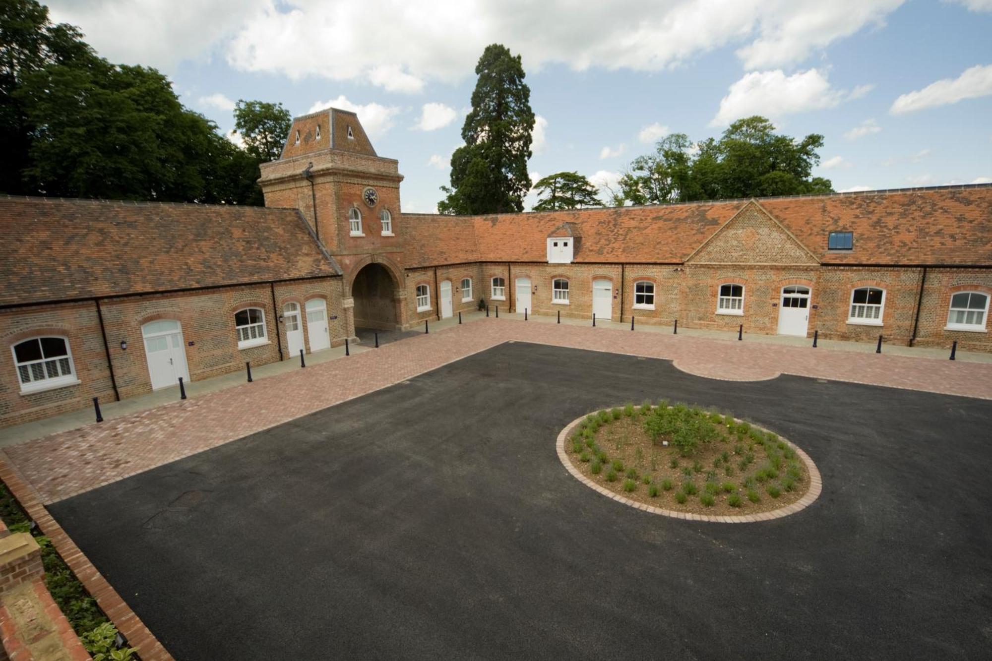 Oakley Hall Hotel Basingstoke Exterior foto