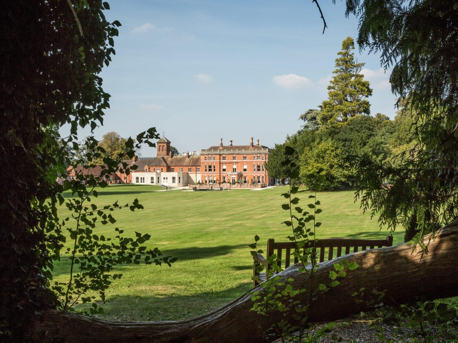 Oakley Hall Hotel Basingstoke Exterior foto